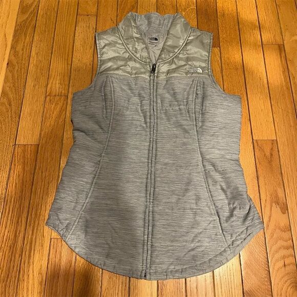 The North Face Women's Gray Pseudio Full Zip Vest Size S Casual Run - Picture 1 of 9